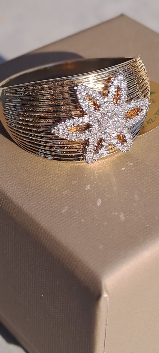 Inel aur 14 k cu diamante naturale