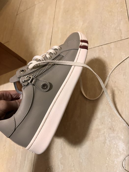 Кожени обувки BALLY adidas converse daris clavin klein emporio armani