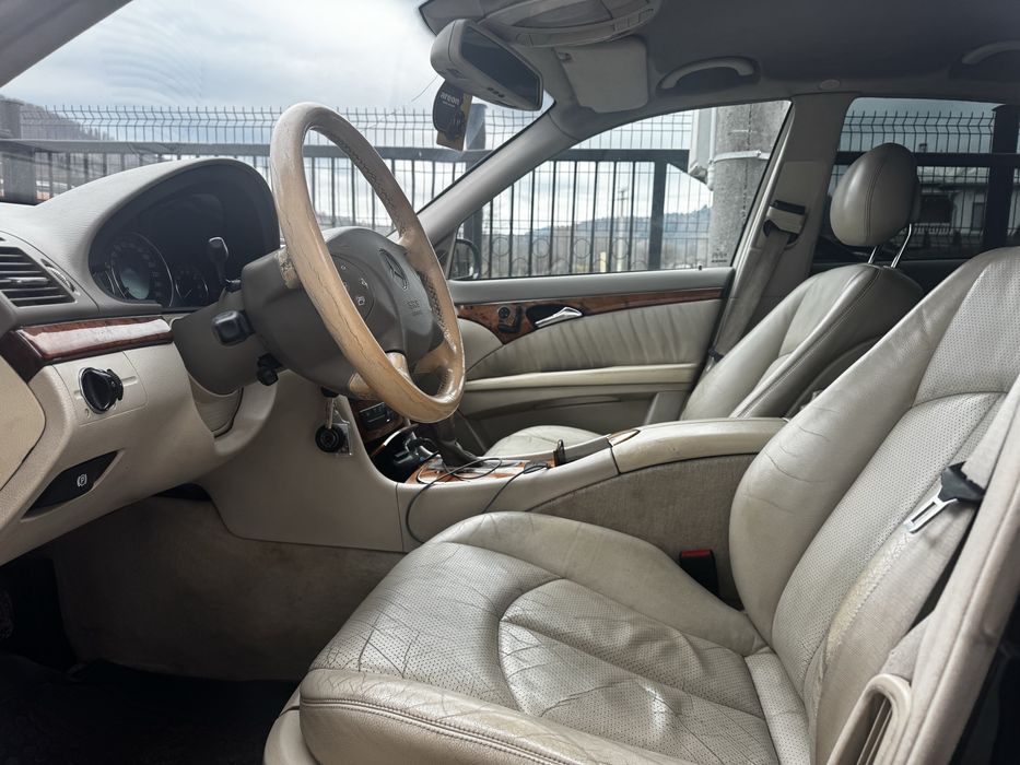 Mercedes w211 E Class