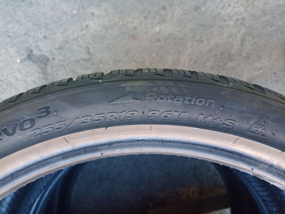 4 anvelope de iarna Hankook 255/35 R19 dot 2820