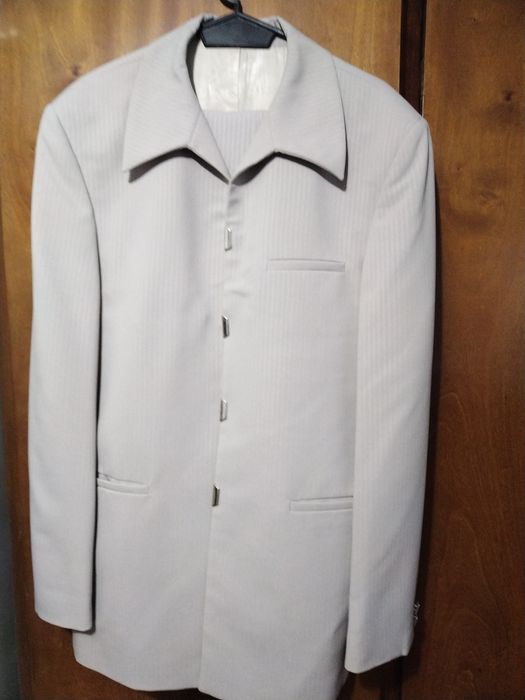 Мъжки костюми и сака