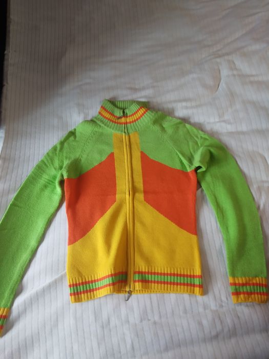 Дрехи блузи пуловери магазин