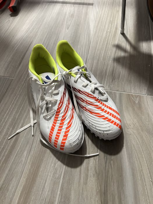 Ghete fotbal baieti marimea 39 1/3 marca adidas predator