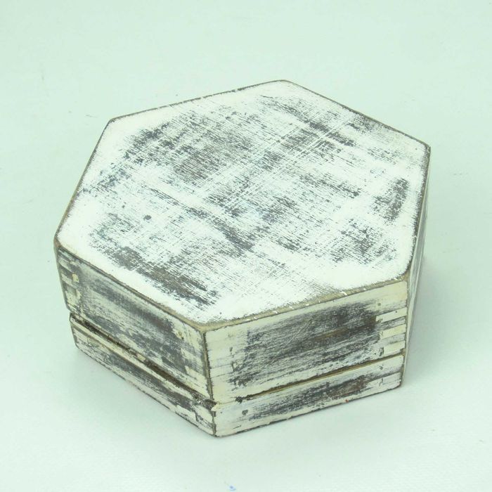 Кутия за бижута с лалета