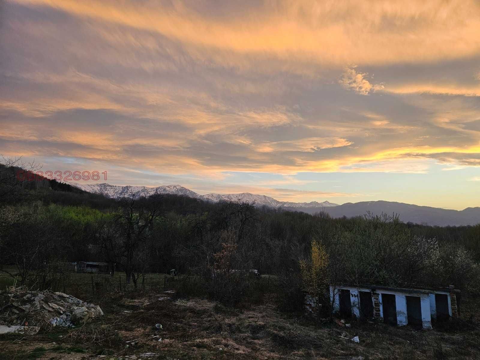 Къща в гр. Априлци, кв. Острец, РЗП 633 кв.м.