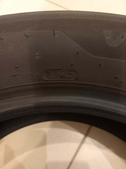 205 60 16 vara Hankook noi