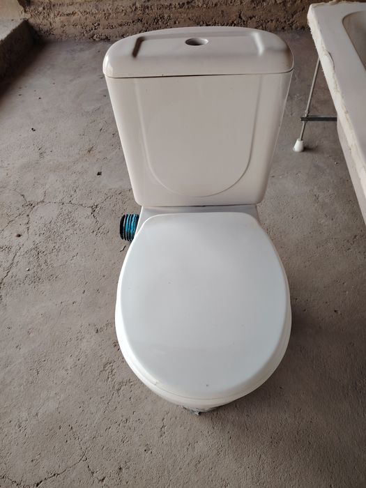 Vanna. Rakovina. Unitaz