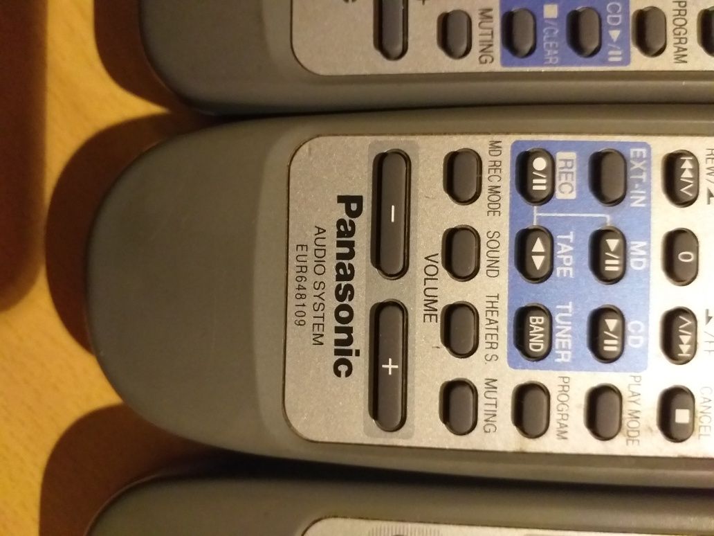 Telecomenzi Panasonic audio system.