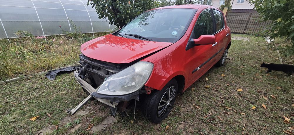 Renault Clio 3 epava / dezmembrări