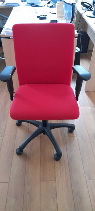 Спешно, 4 бр. столове Dromeas,  без забележки, лично предаване, София