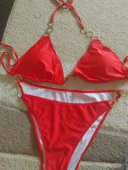 Costum de baie nou