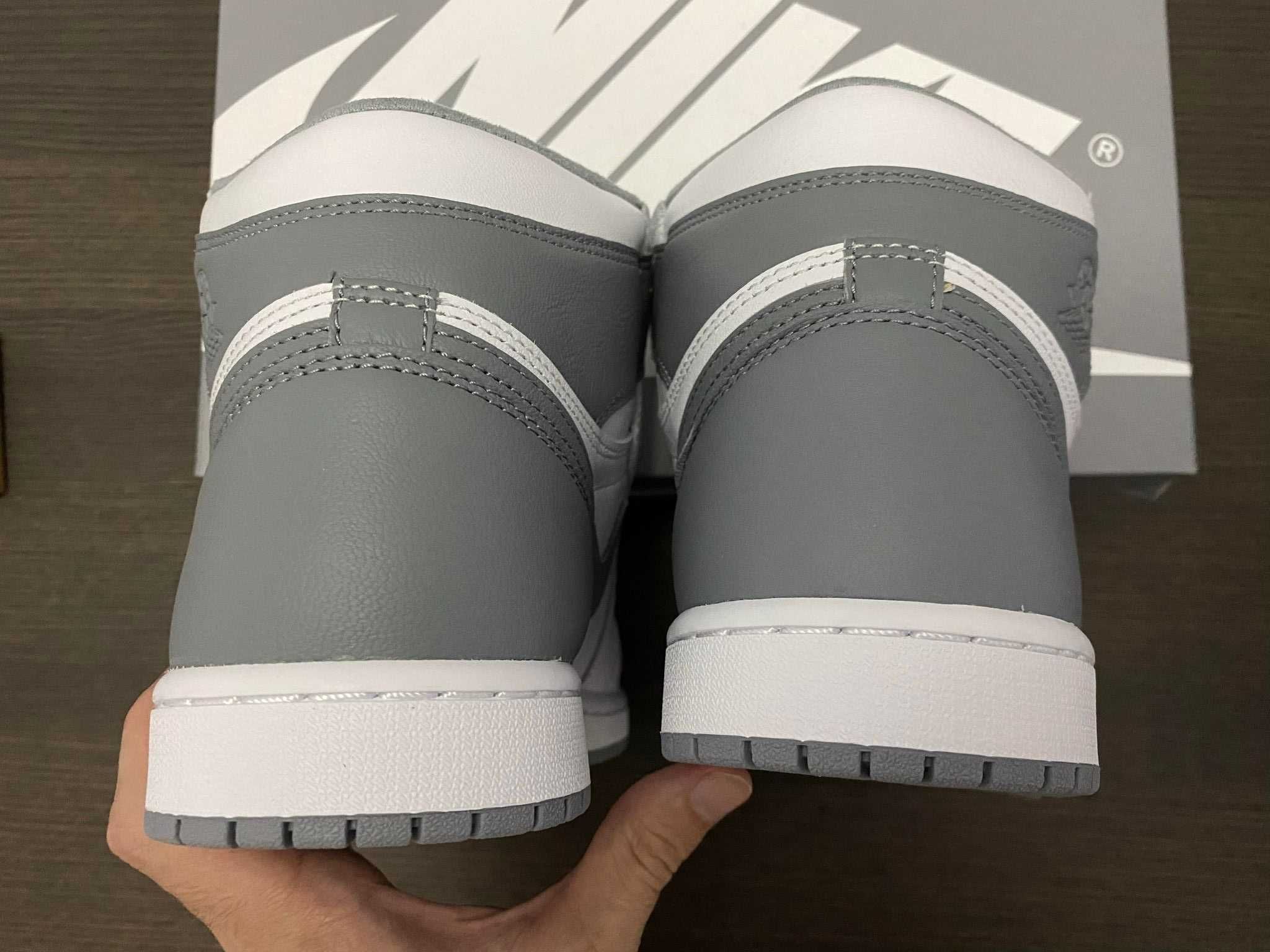 Air Jordan 1 Retro High OG Stealth