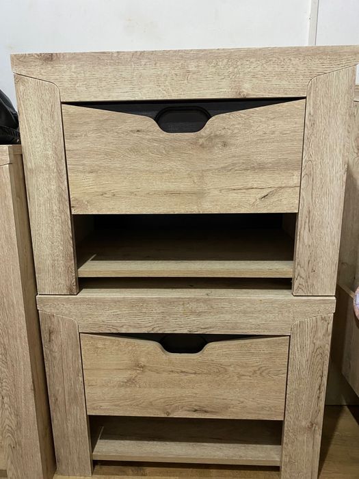 Прикроватные тумбы