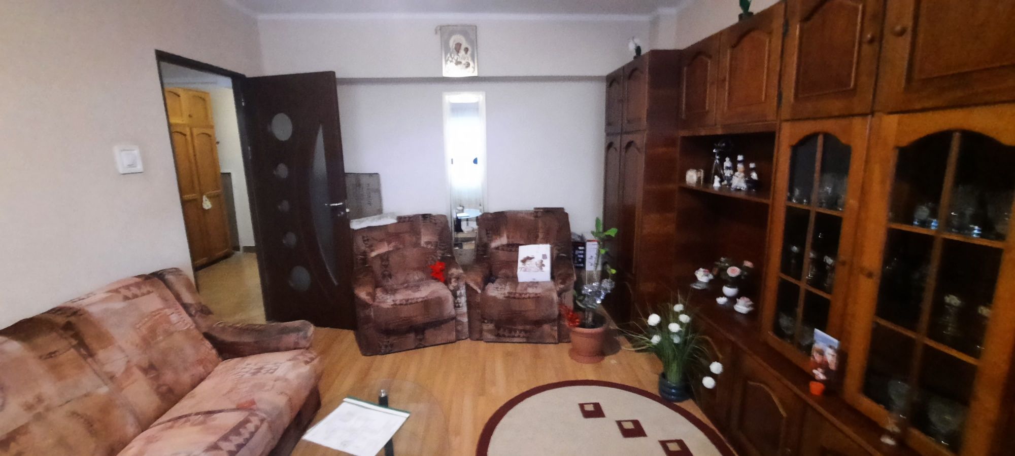 Apartament 3 Camere Ostroveni rm valcea Pizza  - Bar
apartamentul este