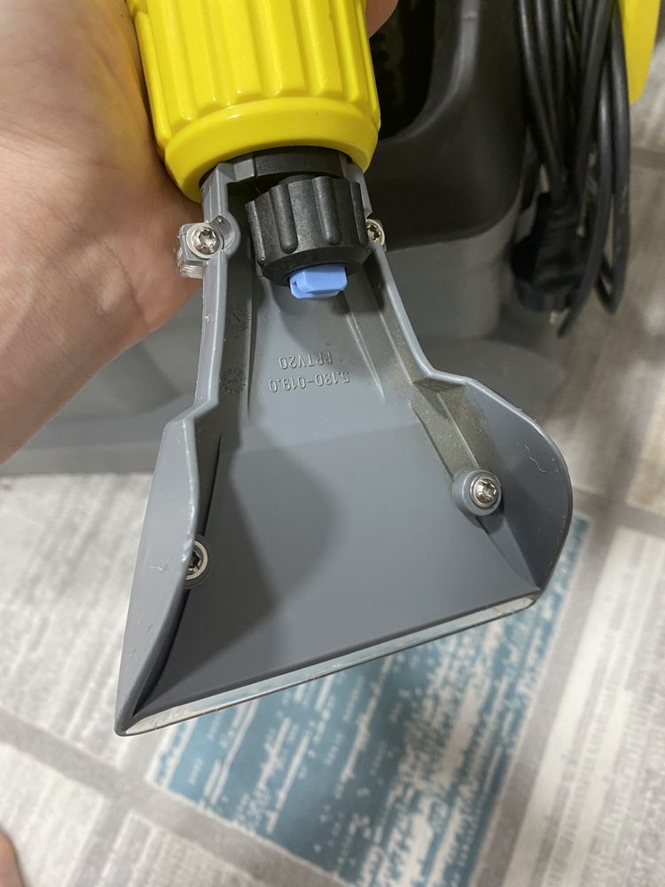 Продам Karcher Puzzi 10/1