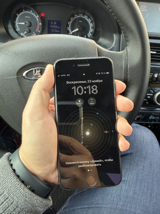 Продается Айфон SE