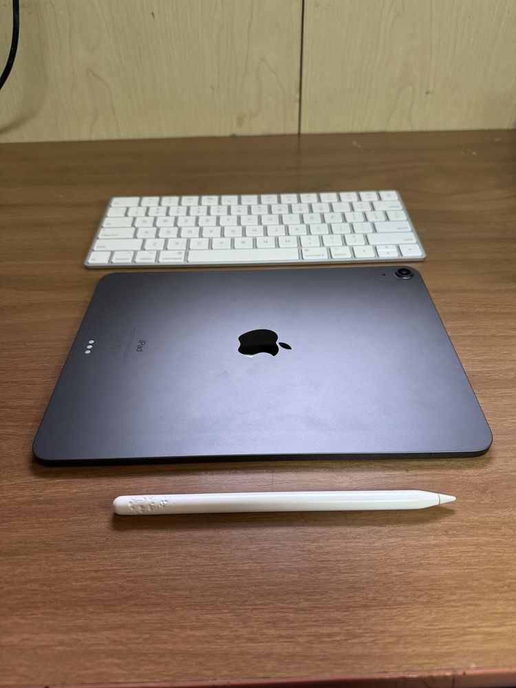 Продавам IPAD AIR 4