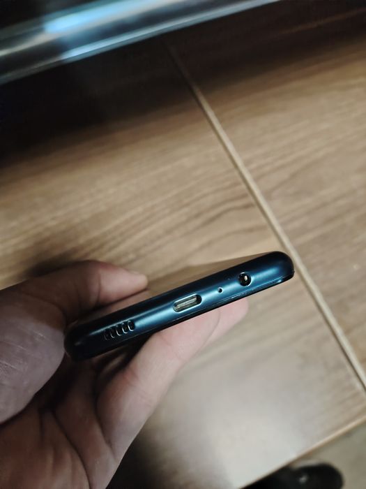 Vând Samsung M12 impecabil