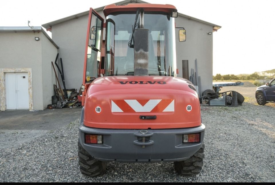 Incarcator frontal Volvo L30