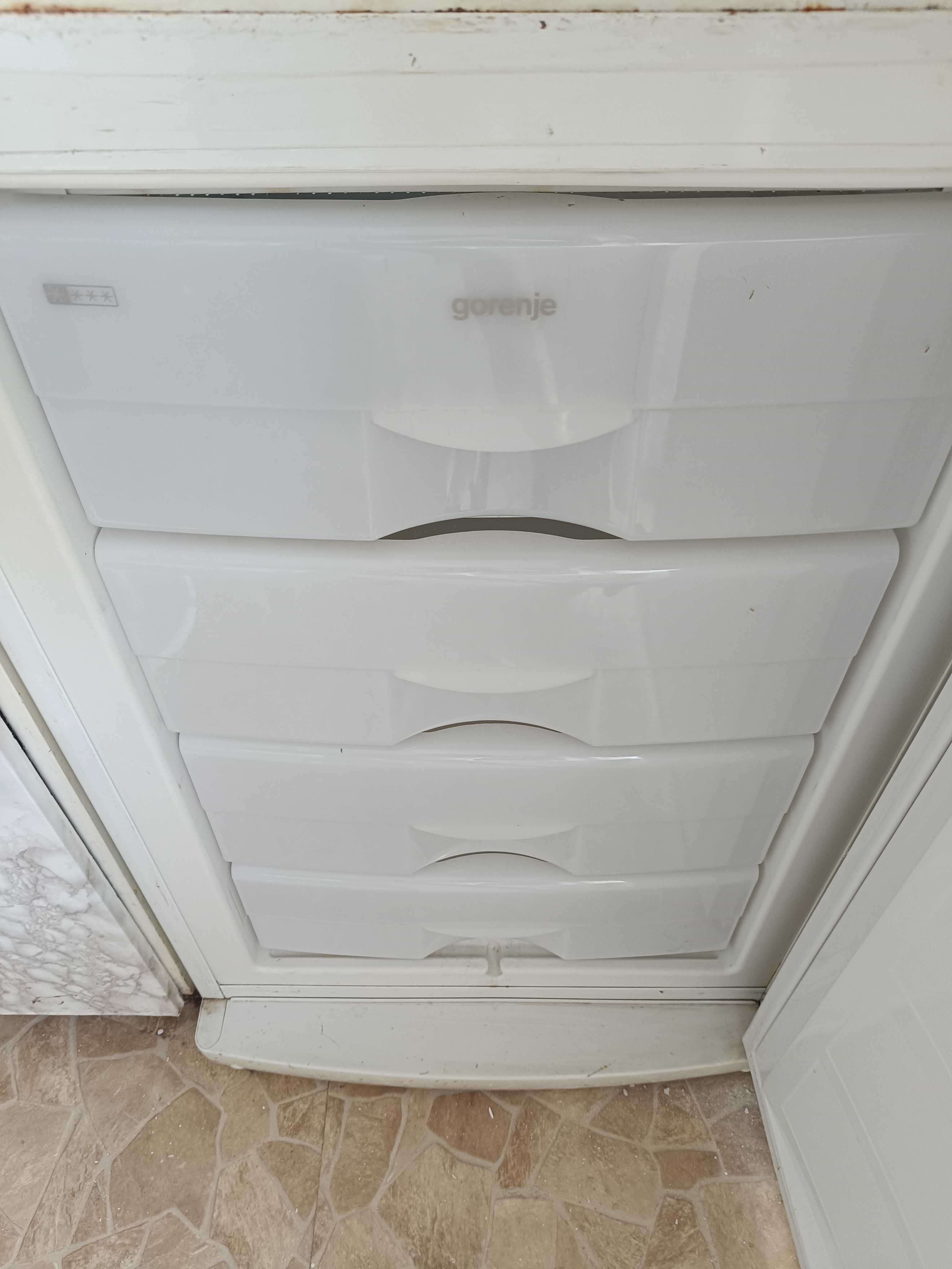 Продавам хладилник Gorenje