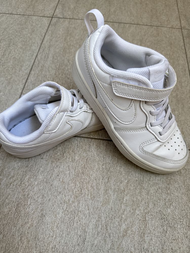 Детски маратонки NIKE 28,34, 35 и 33.5 номер