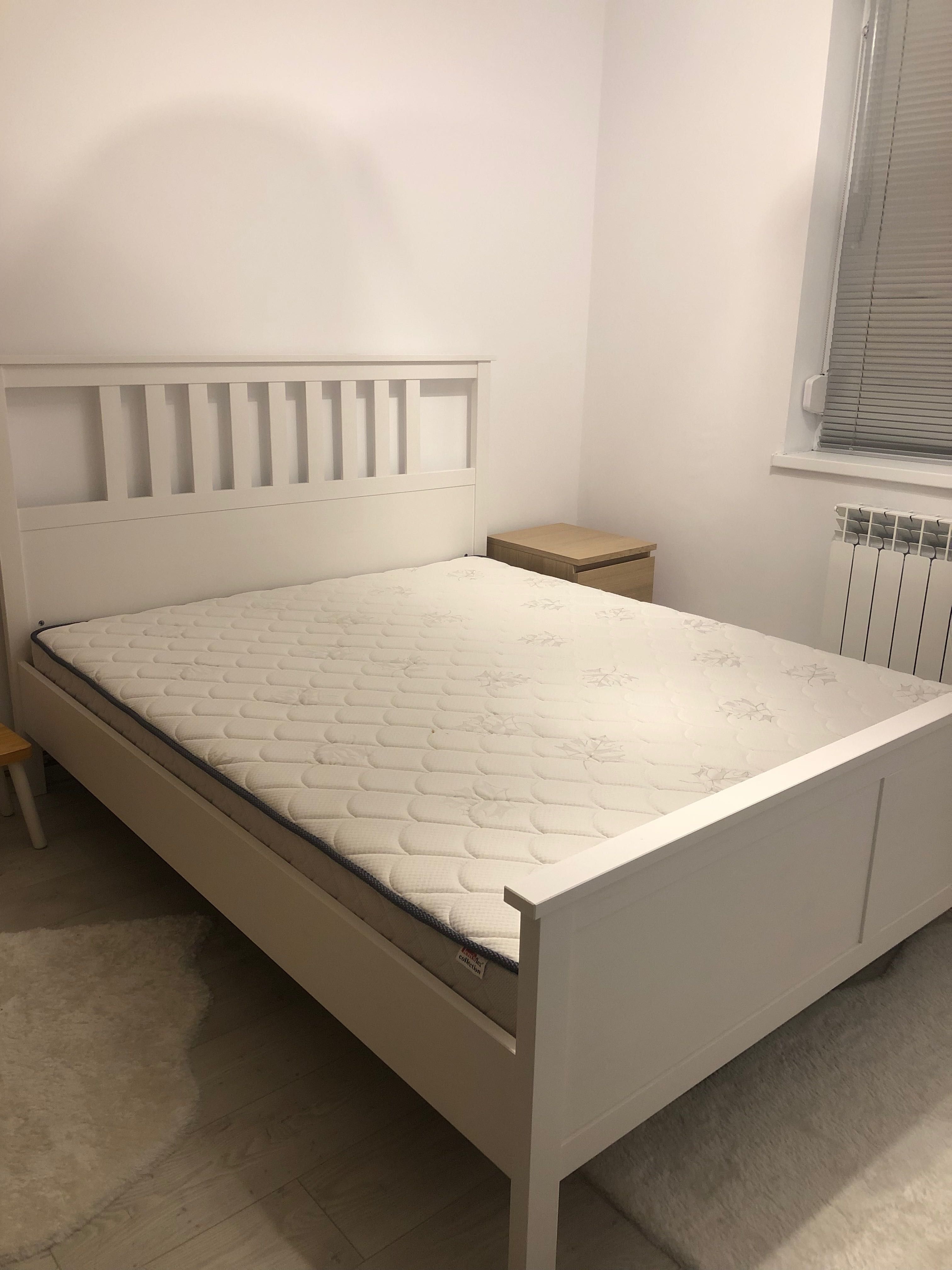 Pat IKEA HEMNES 160 cu saltea si noptiera bonus