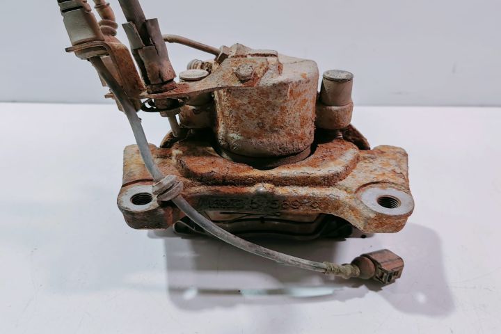 Etrier frana dreapta fata cu suport Audi A6 4F/C6