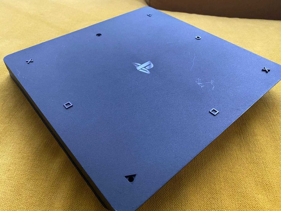PS4 slim | Play Station 4 slim | 1 TB | controler