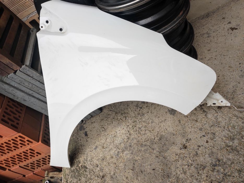 Десен калник за Пежо-208