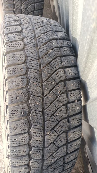 Резина  б/у в хорошем состоянии