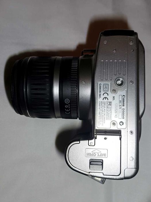 Фотоапарат Canon 300d с обектив 18-55