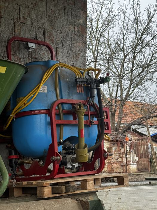 Vand masina de erbicidat