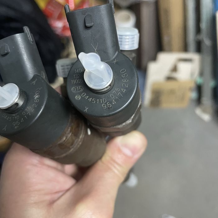 Дюзи цена на 2бр/ Бош Bosch 2.0 HDI Пежо