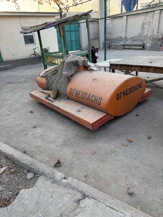 Продается емкость 2 тн почти новая