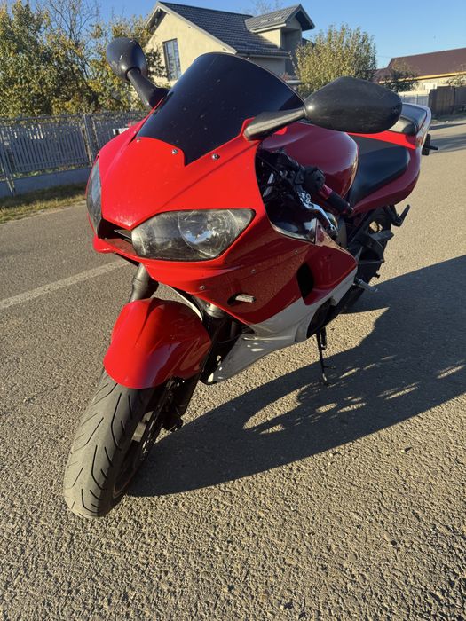 Yamaha R6 (NU MERGE CU A2)