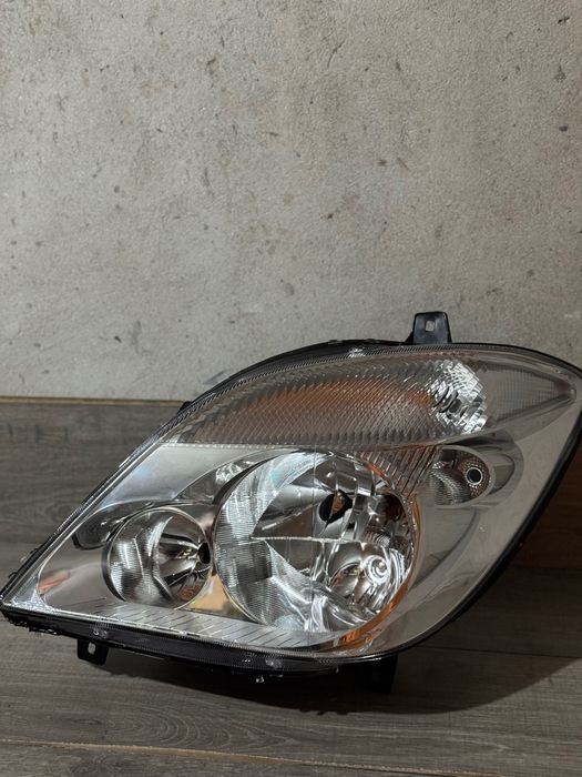 Фарове и стопове за различни автомобили