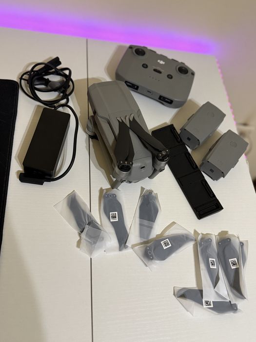 Dronă DJI Mavic 2 Fly More Combo - 3 baterii,geantă,tot pachetul