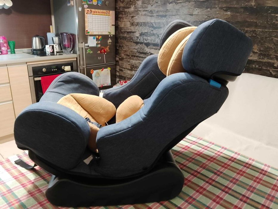 Детско столче за кола Chipolino TRAX NEO