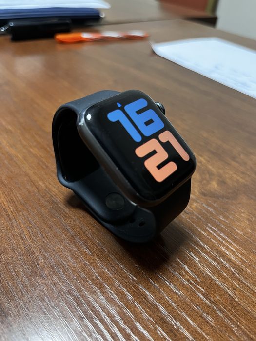 Apple Watch Series 5 — 44 мм, GPS