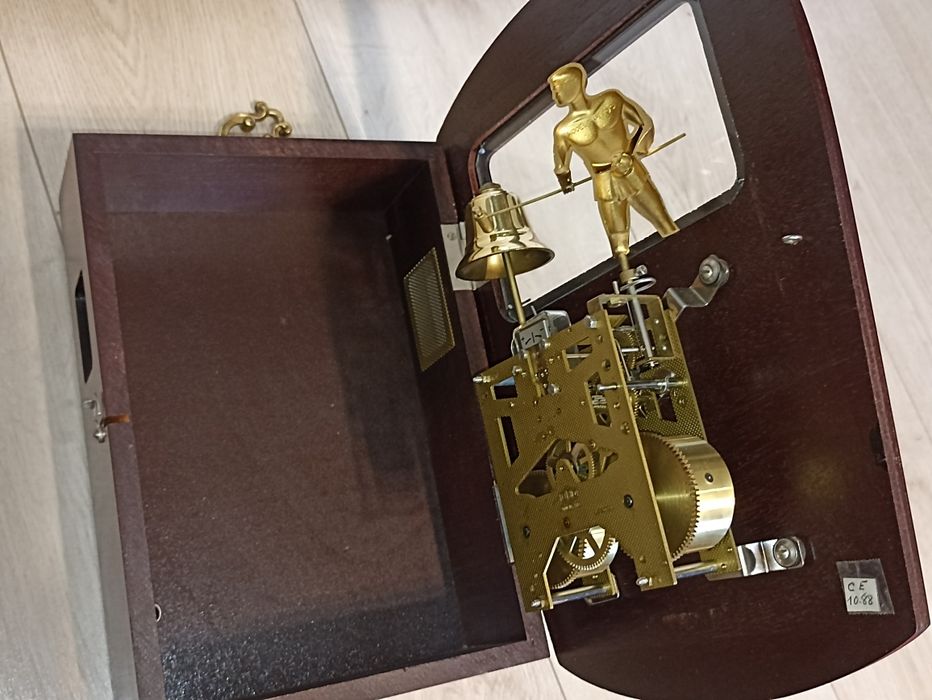 Ceas de perete pendula Odo