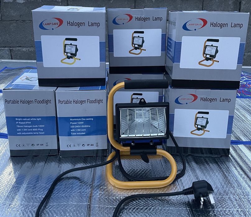 lampă halogen IP44 , 15 W