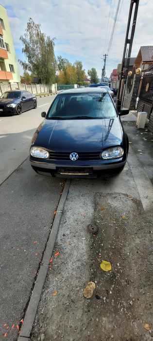 Vând Golf 4 1.4 16v intreg pentru dezmembrat !!