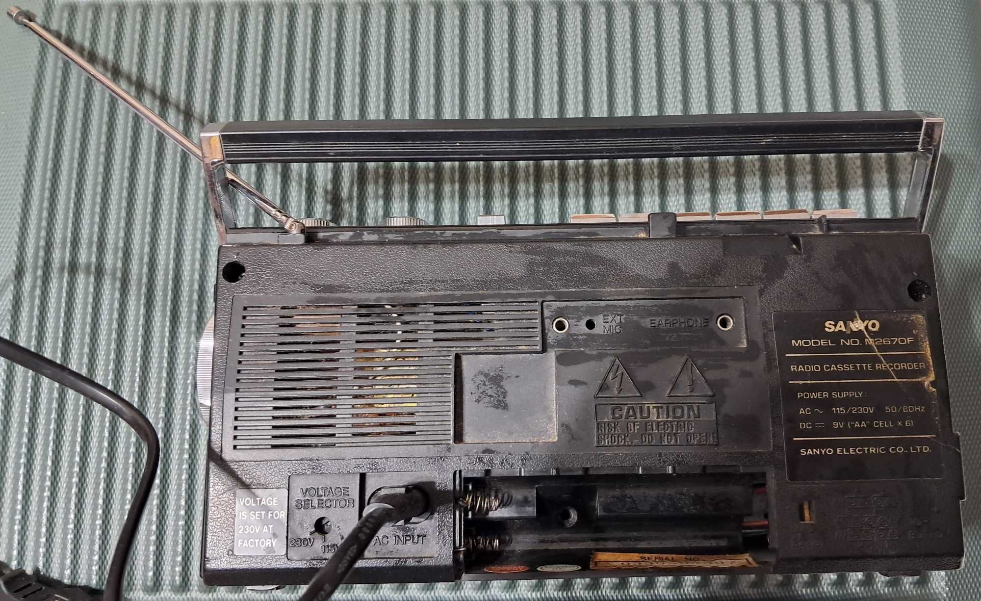 Магнитофон Sanyo