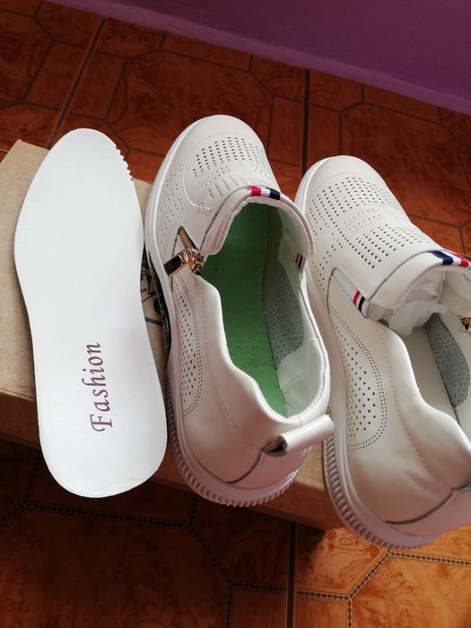 Adidasi piele naturala 43