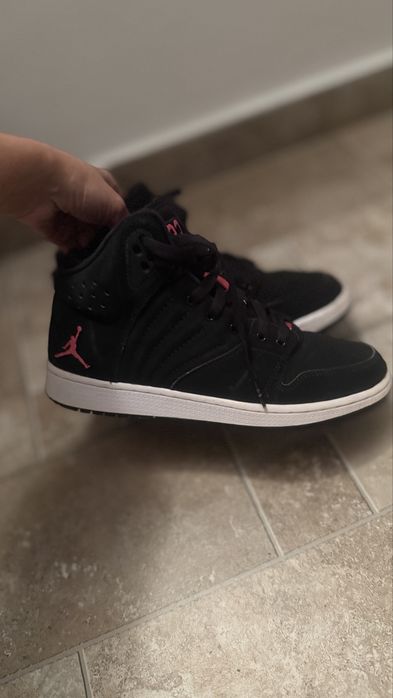 Vand Adidasi Jordan marimea 39 /24,5 cm !I