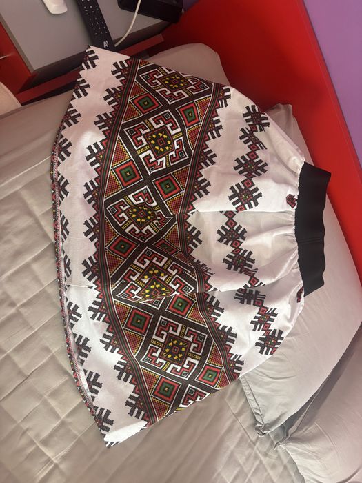 Пола със народни мотиви