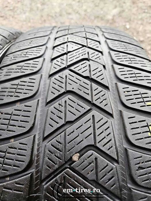 SET 2 Anvelope Iarna 235/55 R9 PIRELLI Scorpion Winter ELECT 101T