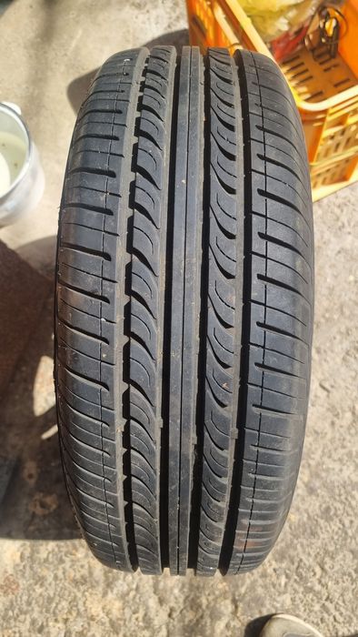 2 cauciucuri continental 195 65 r 15 , 100 leii bucata