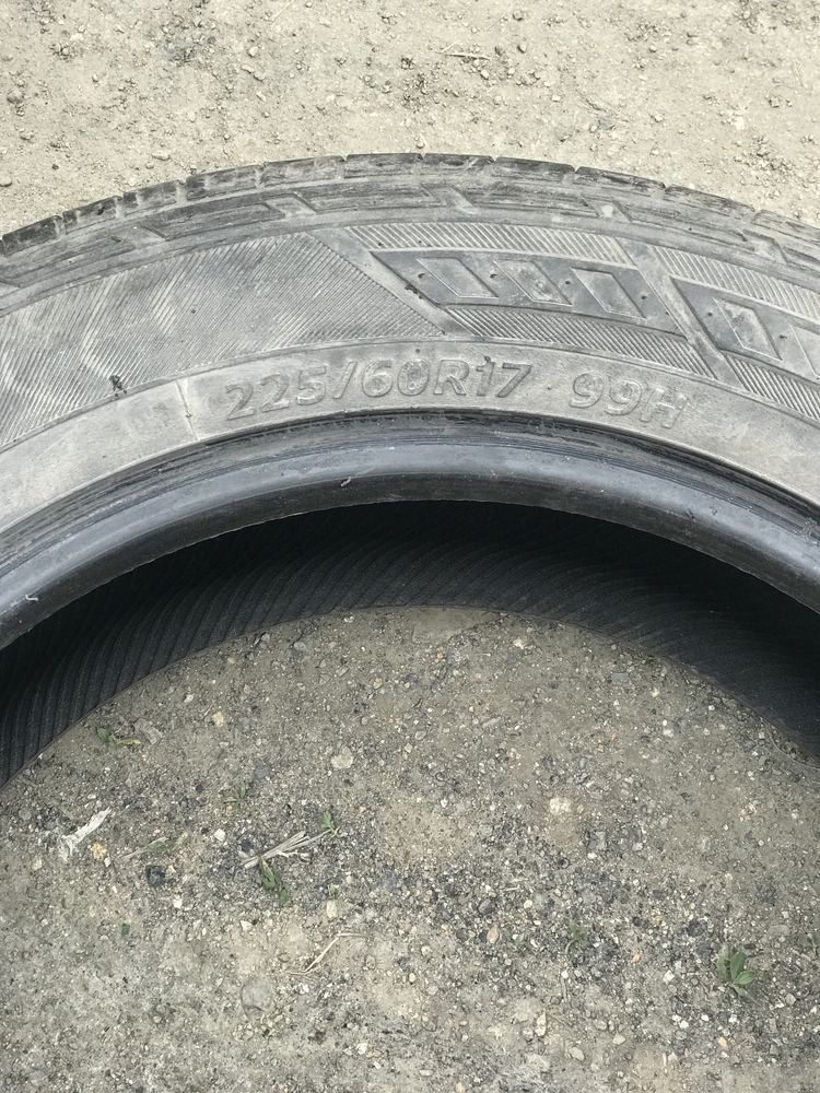 Резина 17/225/60. В хорошем состоянии Hankook