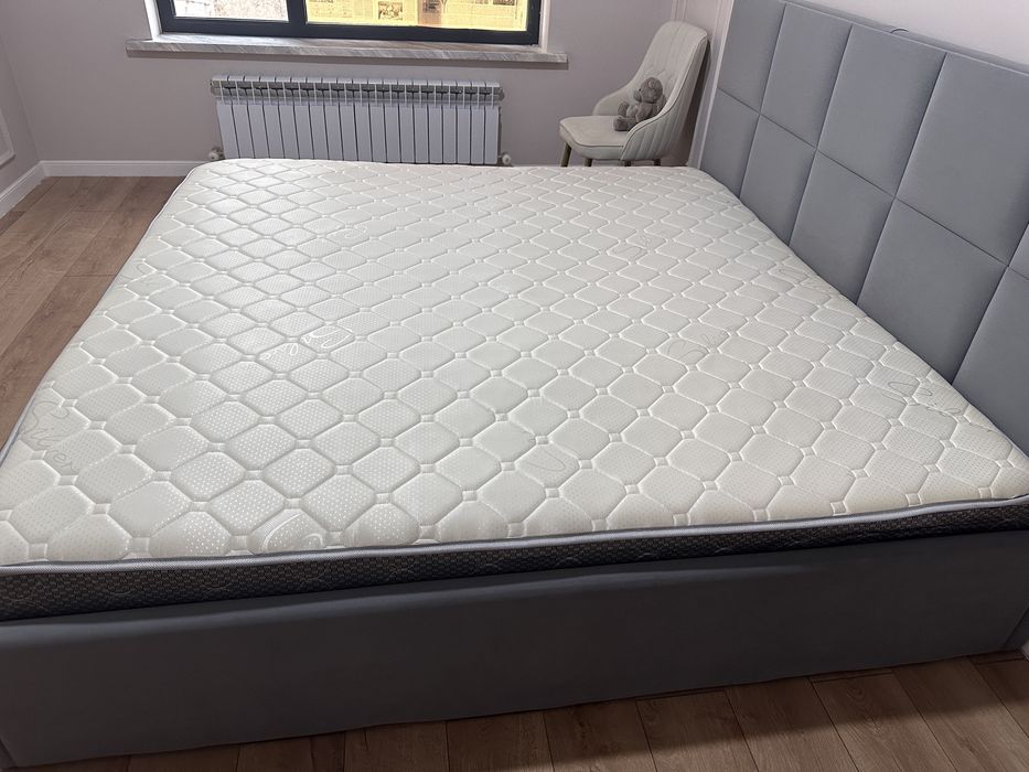 Матрас  почти новый